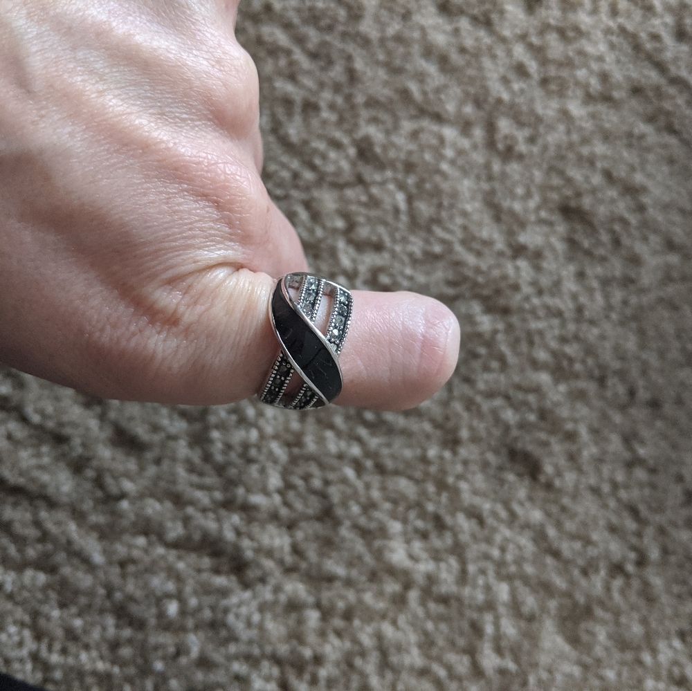 Lia Sophia Ring size 8